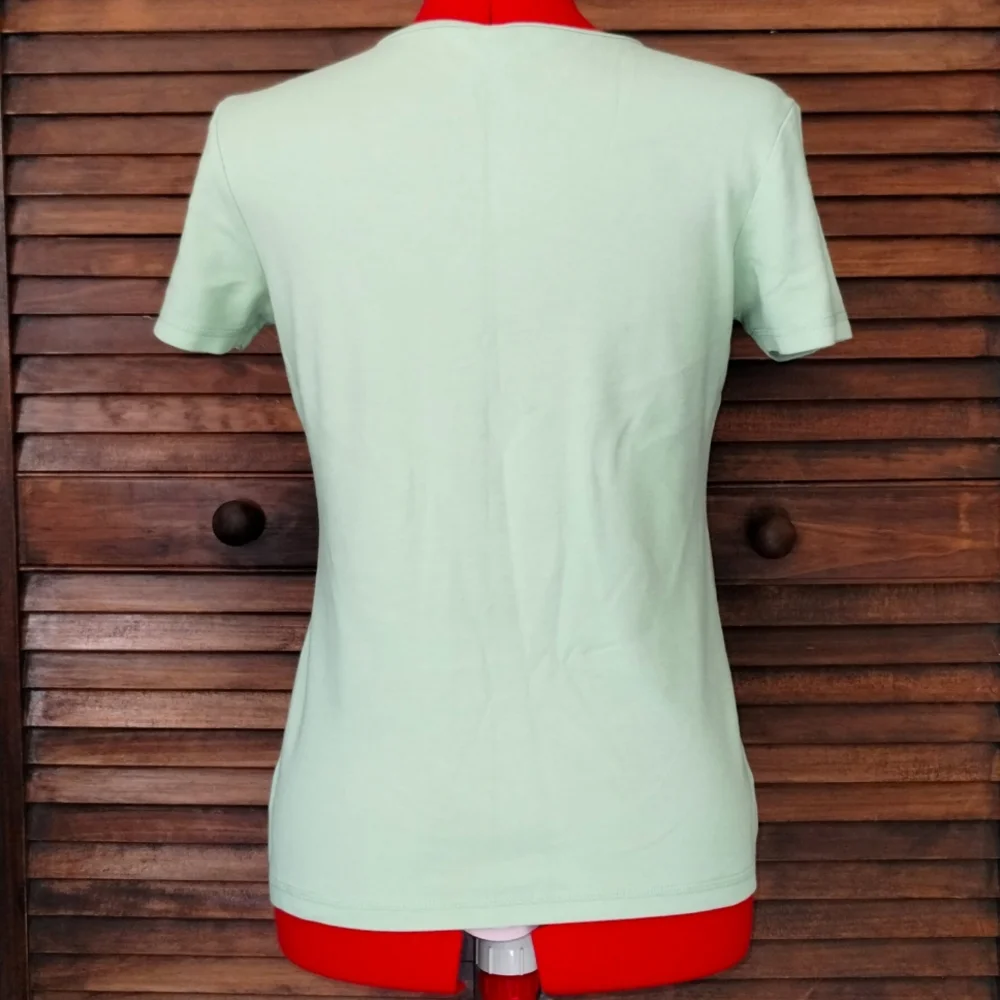 🌷 Gap T-Shirt - Picture 2 of 3